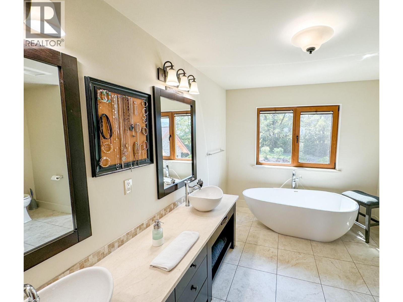 3175 Valleyview Road, Penticton, British Columbia  V2A 8W8 - Photo 21 - 10378458