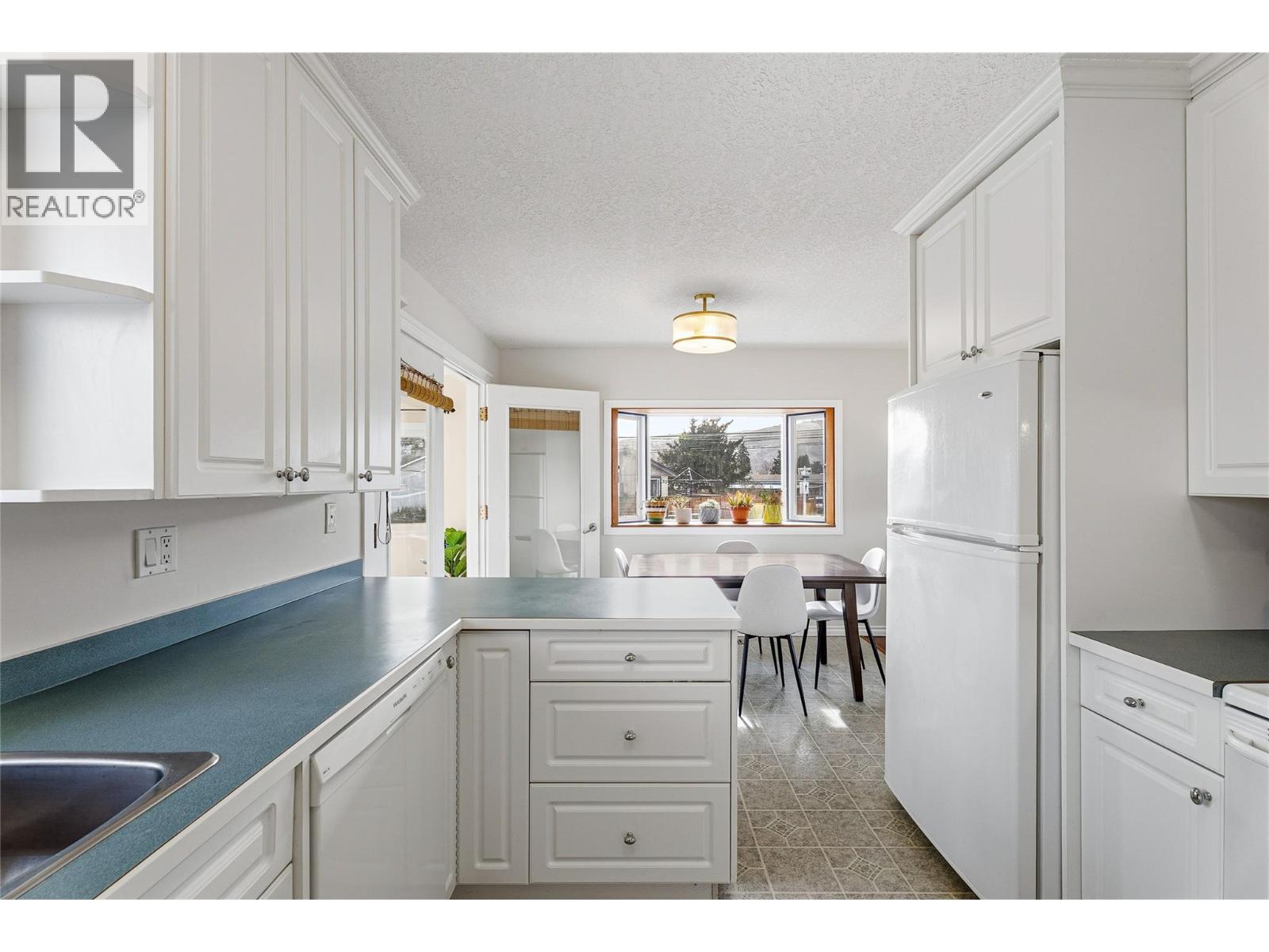 341 Kenora Road, Kamloops, British Columbia  V2B 3X6 - Photo 16 - 10378440