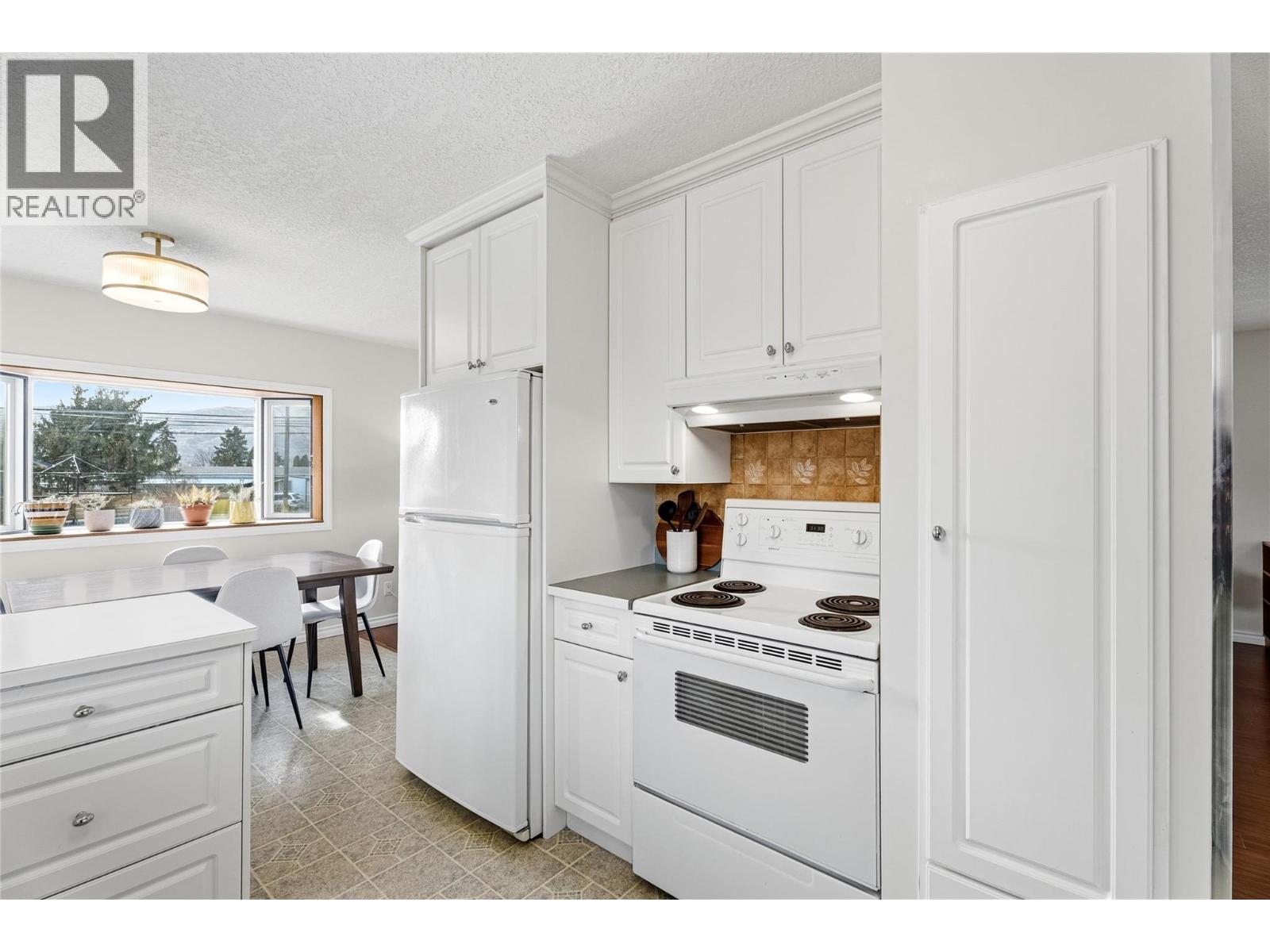 341 Kenora Road, Kamloops, British Columbia  V2B 3X6 - Photo 18 - 10378440