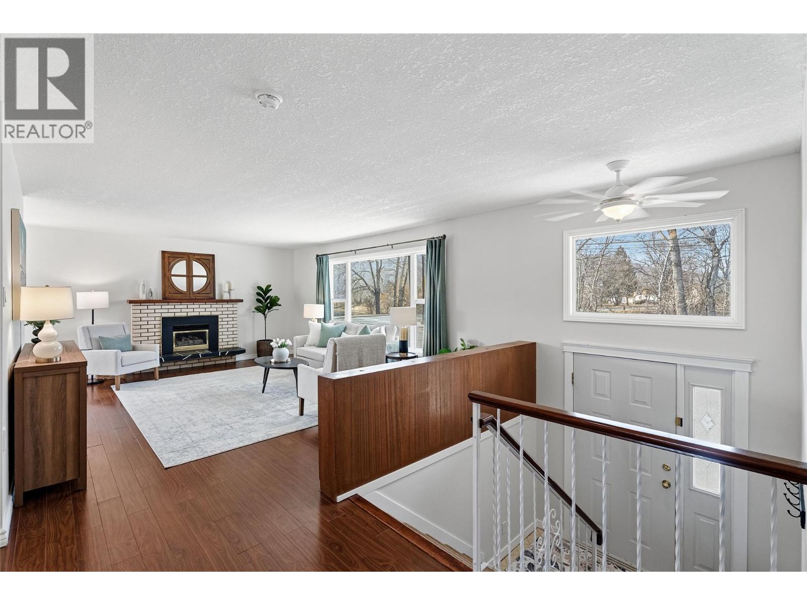 341 Kenora Road, Kamloops, British Columbia  V2B 3X6 - Photo 2 - 10378440