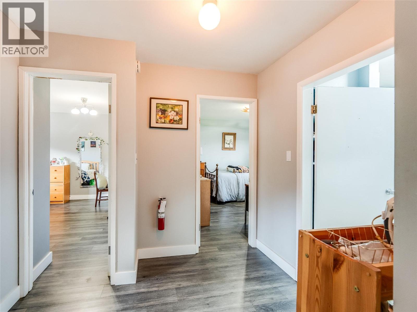 567 7th Avenue, Castlegar, British Columbia  V1N 1M2 - Photo 24 - 10378322