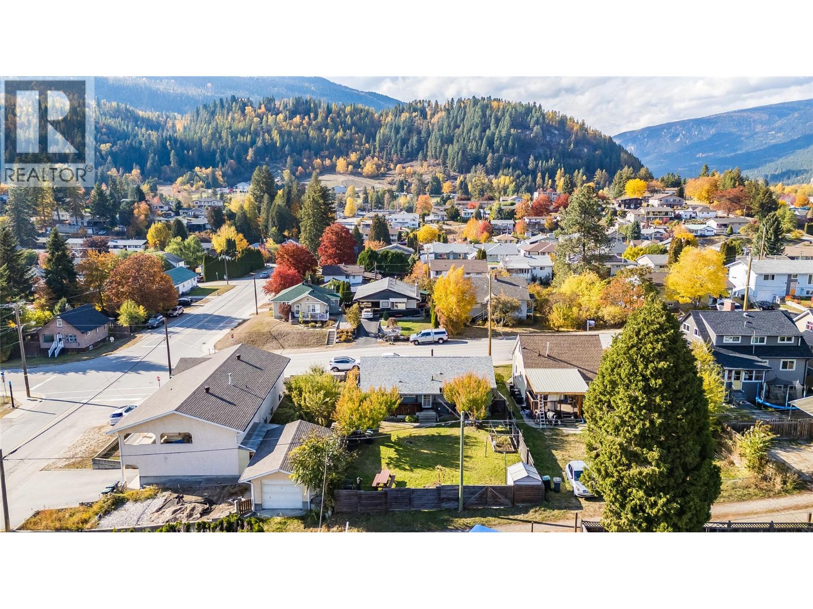 567 7th Avenue, Castlegar, British Columbia  V1N 1M2 - Photo 57 - 10378322