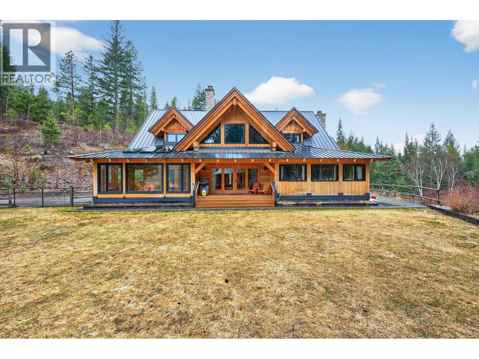 240 Busby Road, Merritt, British Columbia  V1K 1B8 - Photo 1 - 10377691