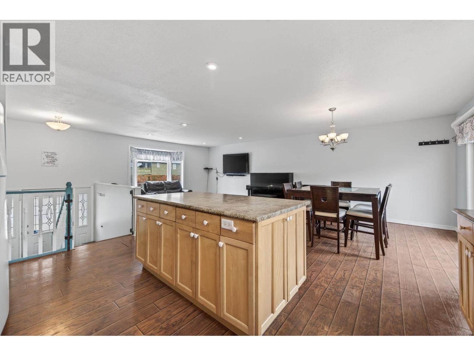 2351 Chapman Street, Merritt, British Columbia  V1K 1B8 - Photo 14 - 10377152