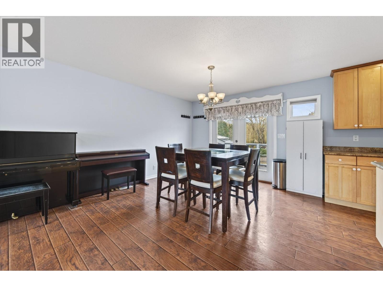 2351 Chapman Street, Merritt, British Columbia  V1K 1B8 - Photo 15 - 10377152