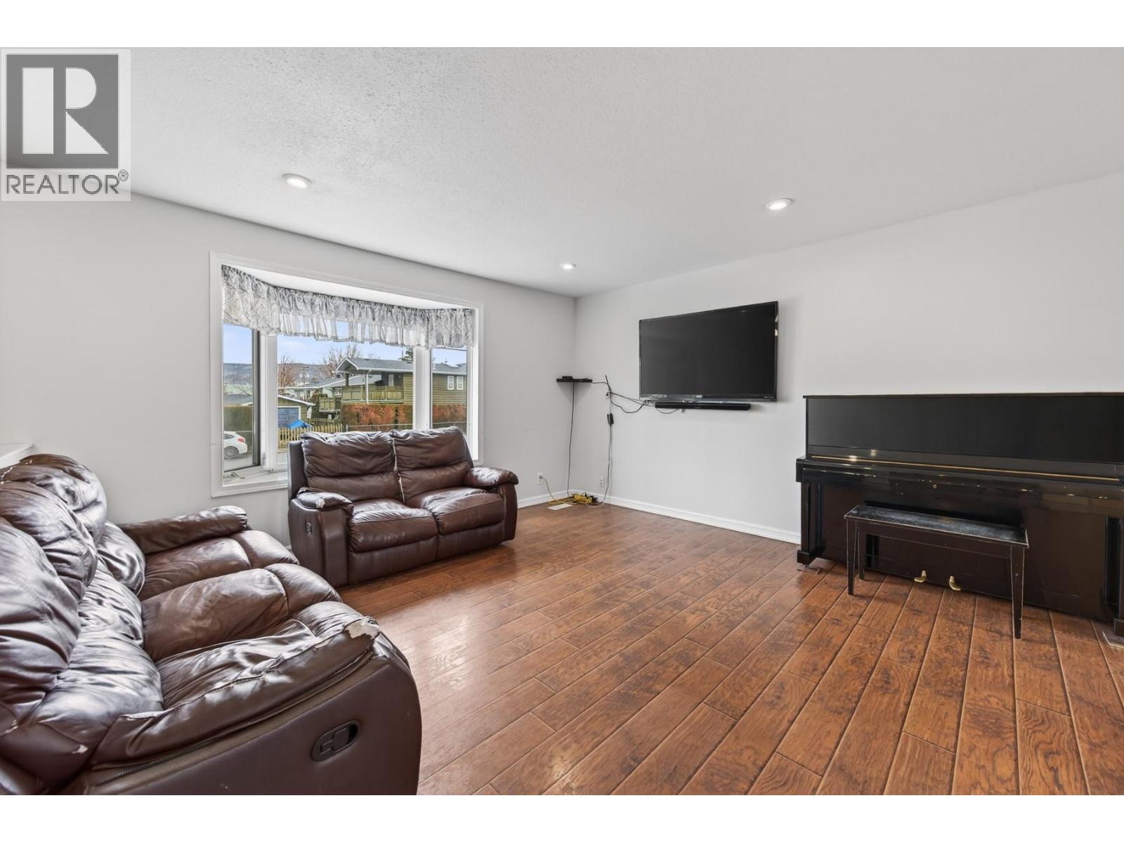 2351 Chapman Street, Merritt, British Columbia  V1K 1B8 - Photo 16 - 10377152