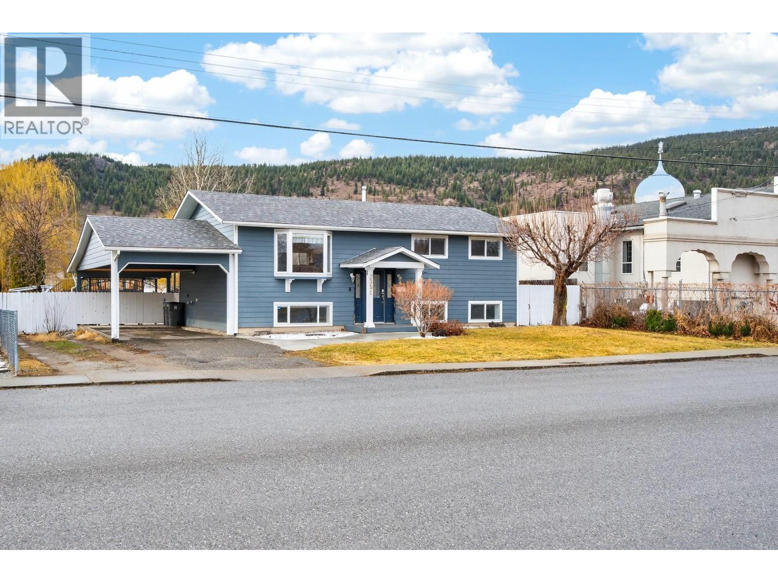 2351 Chapman Street, Merritt, British Columbia  V1K 1B8 - Photo 2 - 10377152