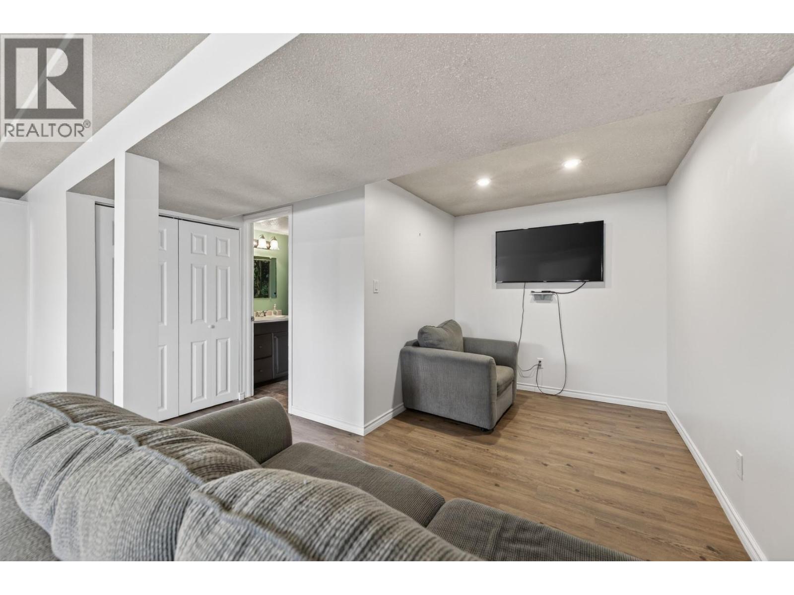 2351 Chapman Street, Merritt, British Columbia  V1K 1B8 - Photo 27 - 10377152