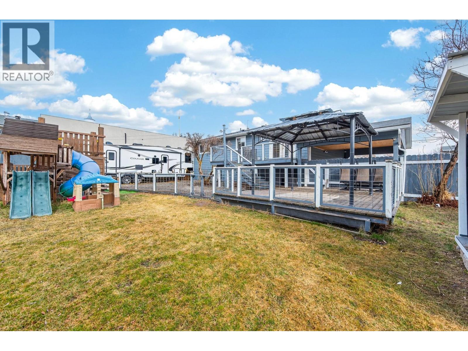 2351 Chapman Street, Merritt, British Columbia  V1K 1B8 - Photo 3 - 10377152