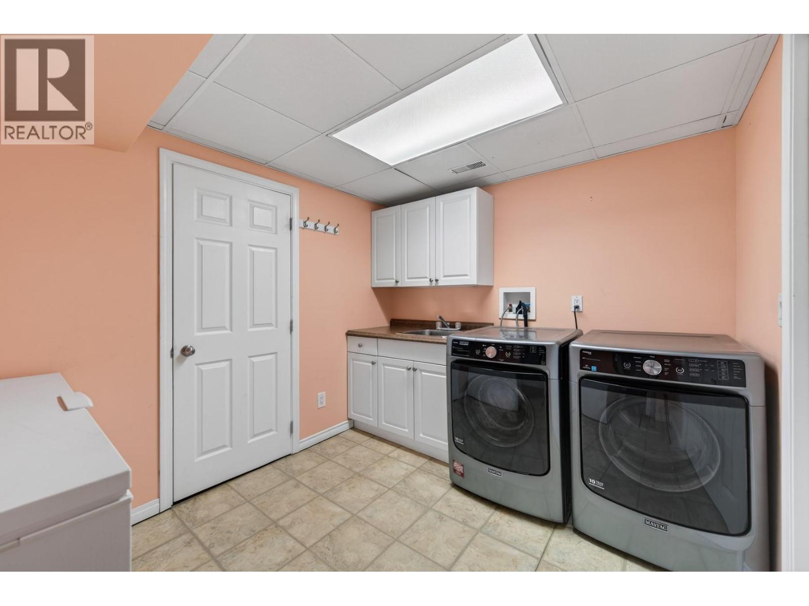 2351 Chapman Street, Merritt, British Columbia  V1K 1B8 - Photo 33 - 10377152