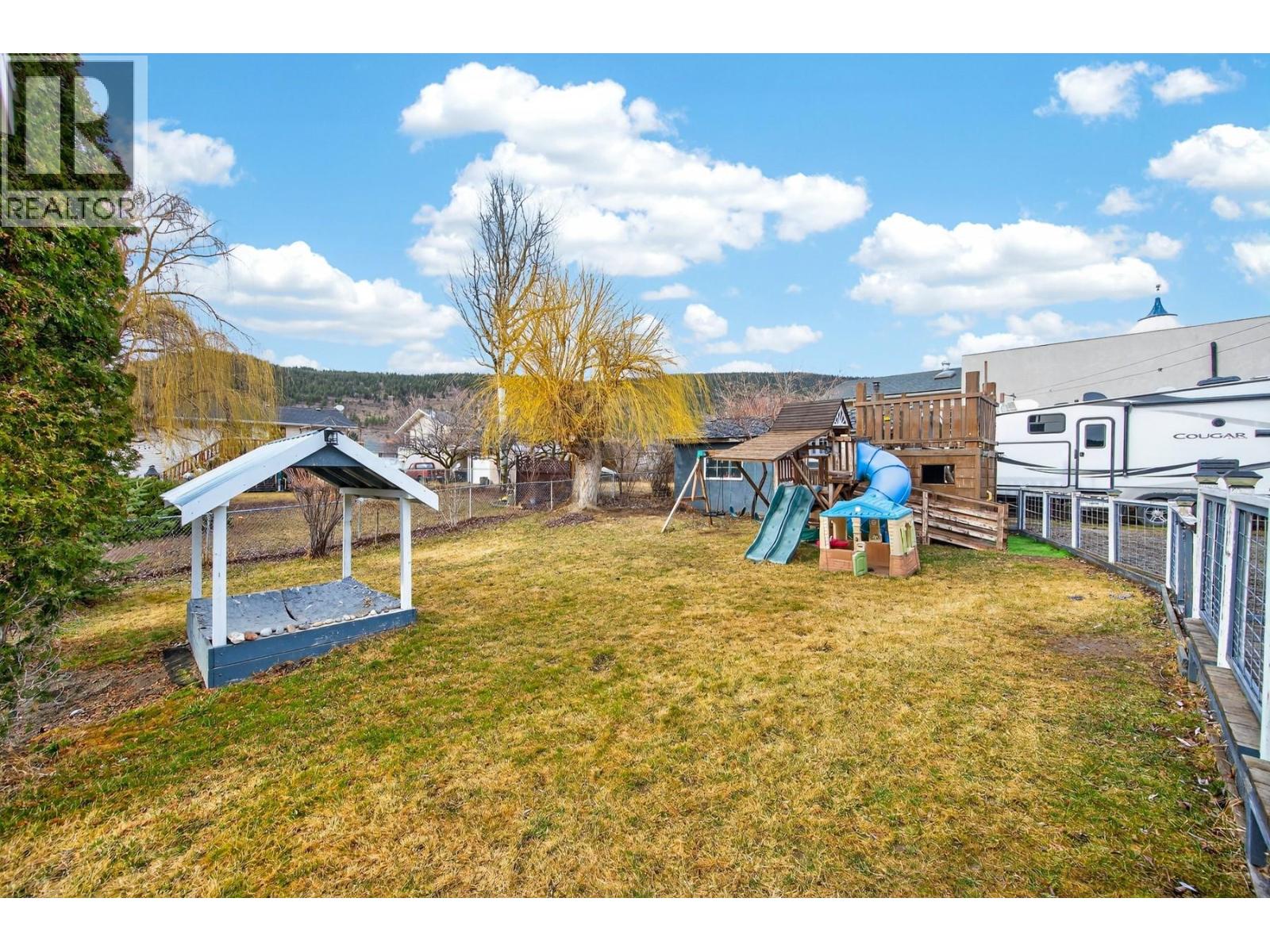 2351 Chapman Street, Merritt, British Columbia  V1K 1B8 - Photo 52 - 10377152