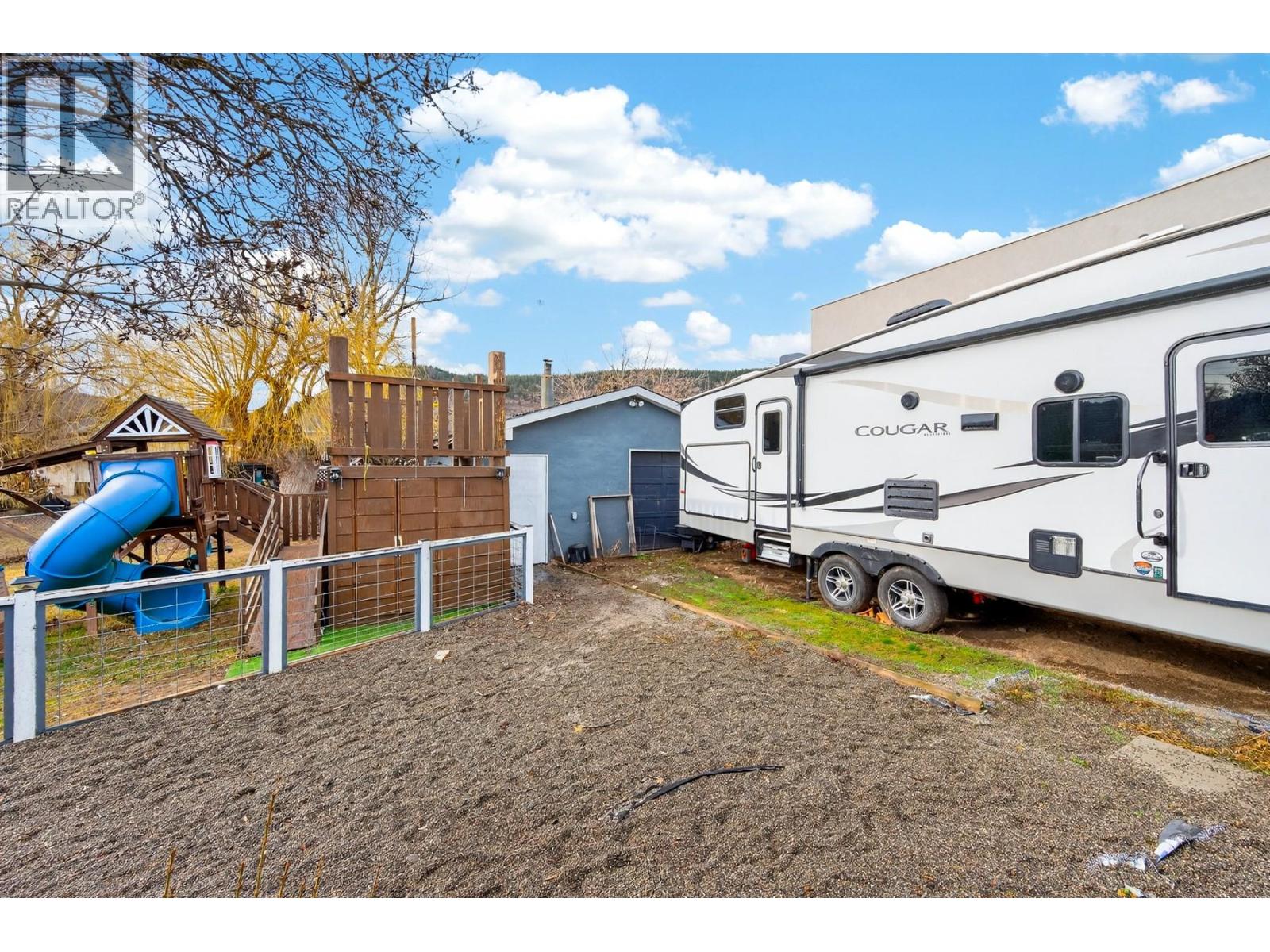 2351 Chapman Street, Merritt, British Columbia  V1K 1B8 - Photo 54 - 10377152