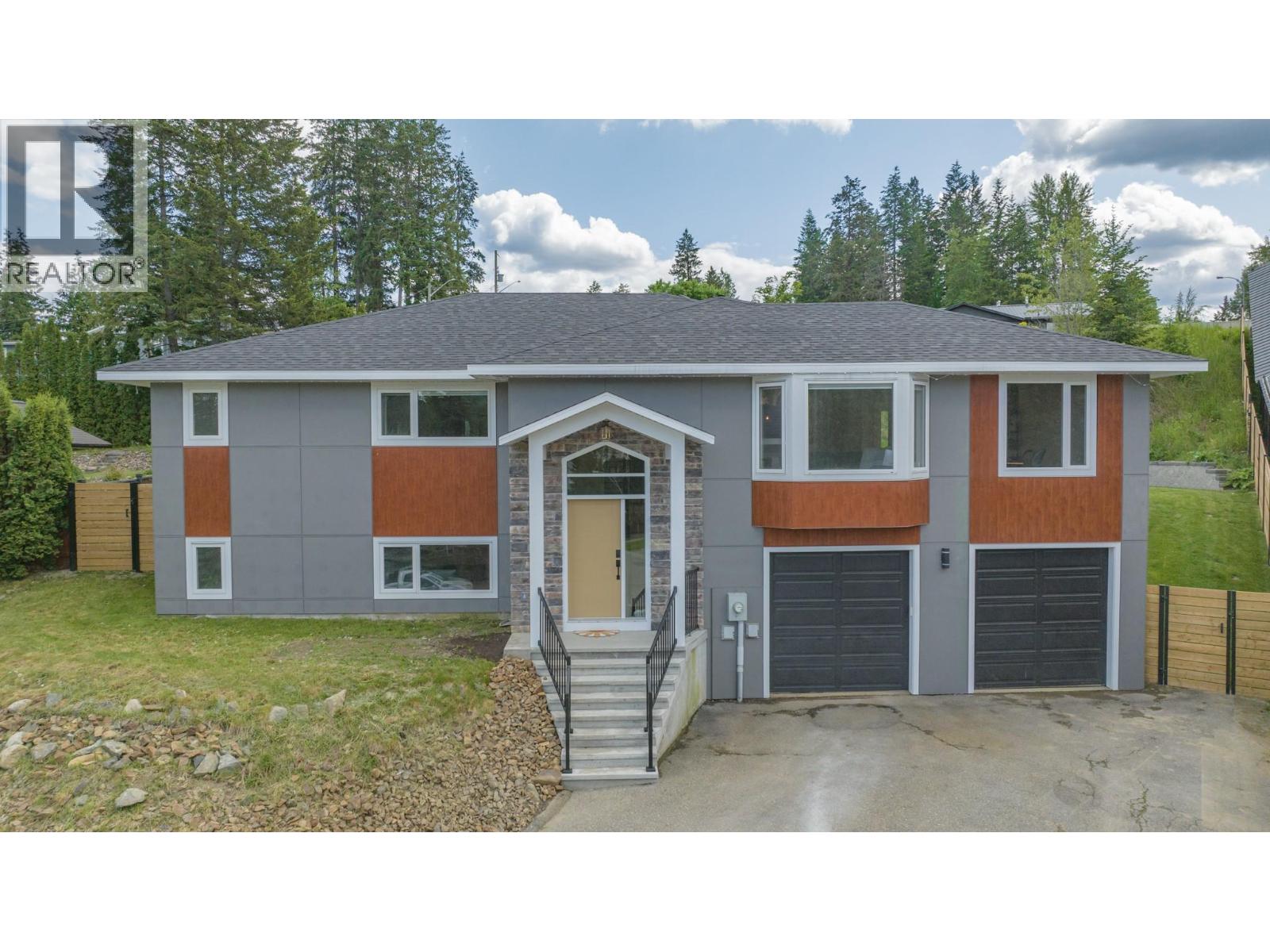 2224 Linea Crescent, Lumby, British Columbia  V0E 2G0 - Photo 1 - 10377714