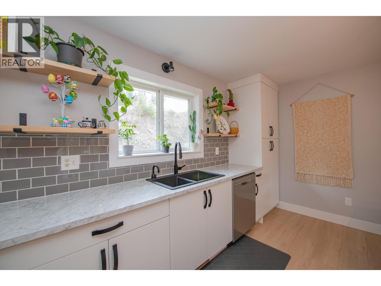 2224 Linea Crescent, Lumby, British Columbia  V0E 2G0 - Photo 20 - 10377714