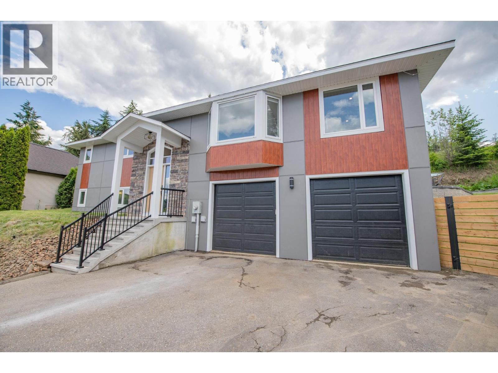 2224 Linea Crescent, Lumby, British Columbia  V0E 2G0 - Photo 3 - 10377714