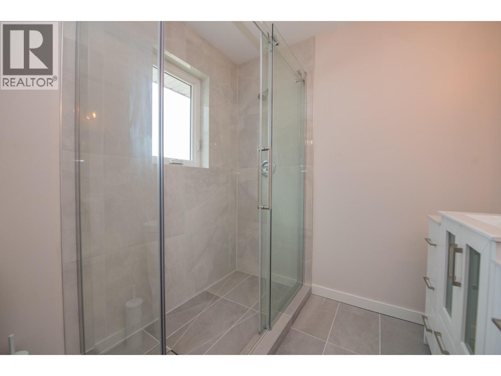 2224 Linea Crescent, Lumby, British Columbia  V0E 2G0 - Photo 33 - 10377714