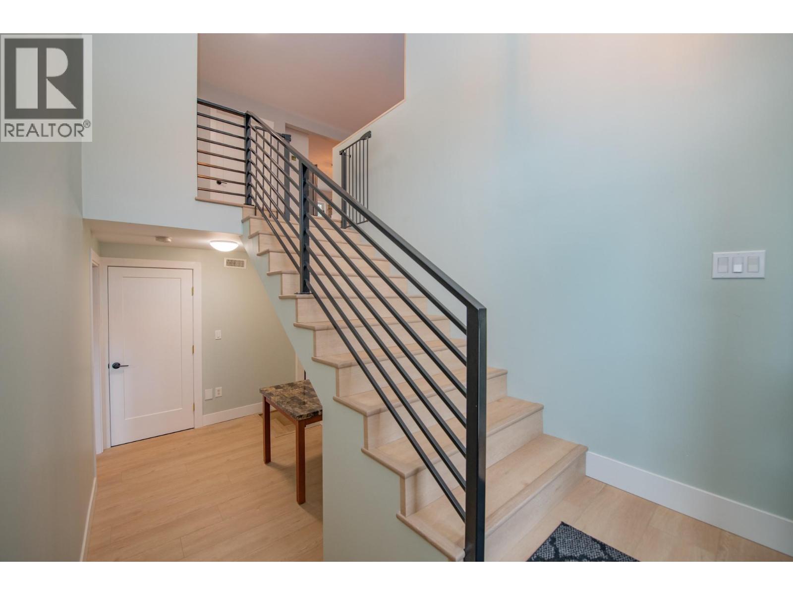 2224 Linea Crescent, Lumby, British Columbia  V0E 2G0 - Photo 5 - 10377714