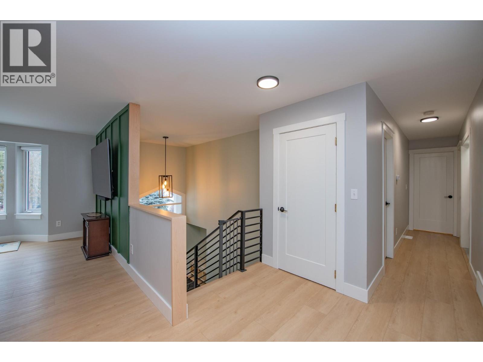 2224 Linea Crescent, Lumby, British Columbia  V0E 2G0 - Photo 7 - 10377714