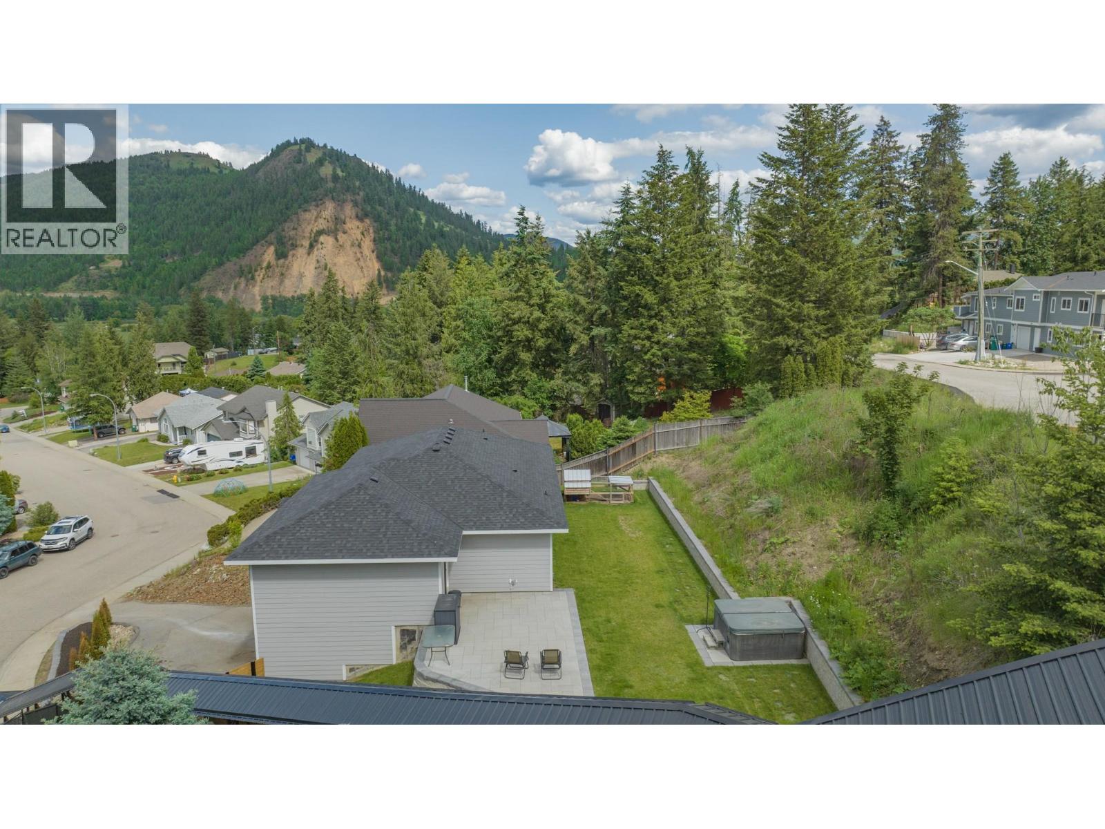 2224 Linea Crescent, Lumby, British Columbia  V0E 2G0 - Photo 74 - 10377714