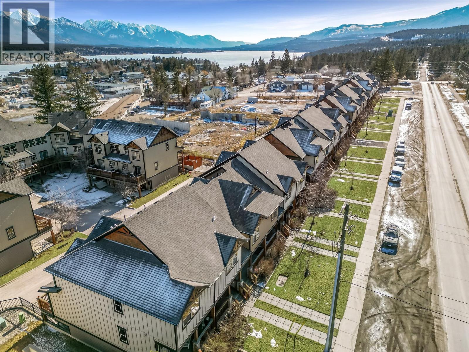 1000 9th Street Unit# 10, Invermere, British Columbia  V0A 1K0 - Photo 3 - 10377583