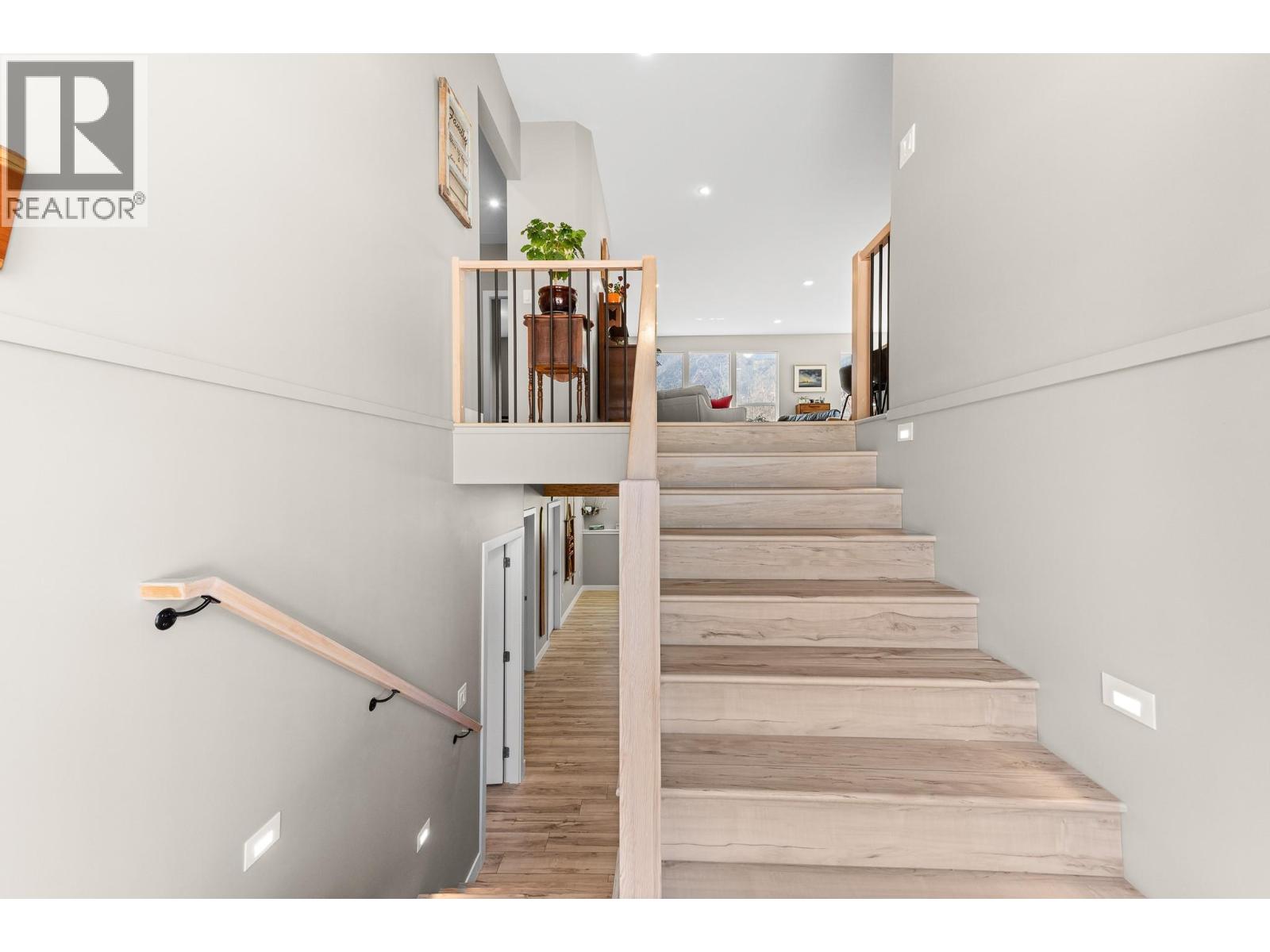 617 2nd Avenue, Keremeos, British Columbia  V0X 1N2 - Photo 3 - 10377576