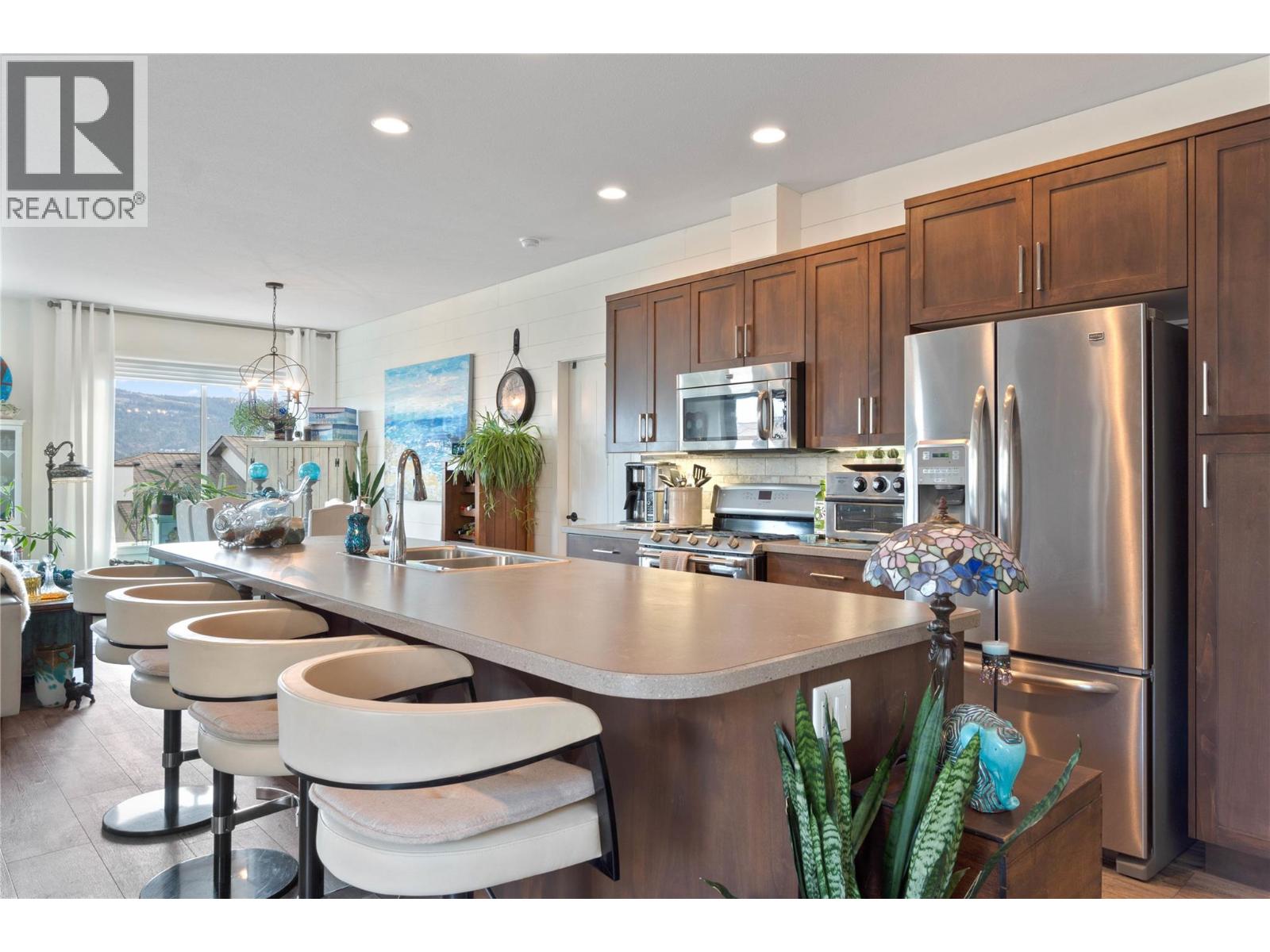 703 Belmonte Terrace, Kamloops, British Columbia  V2H 0C6 - Photo 2 - 10375883