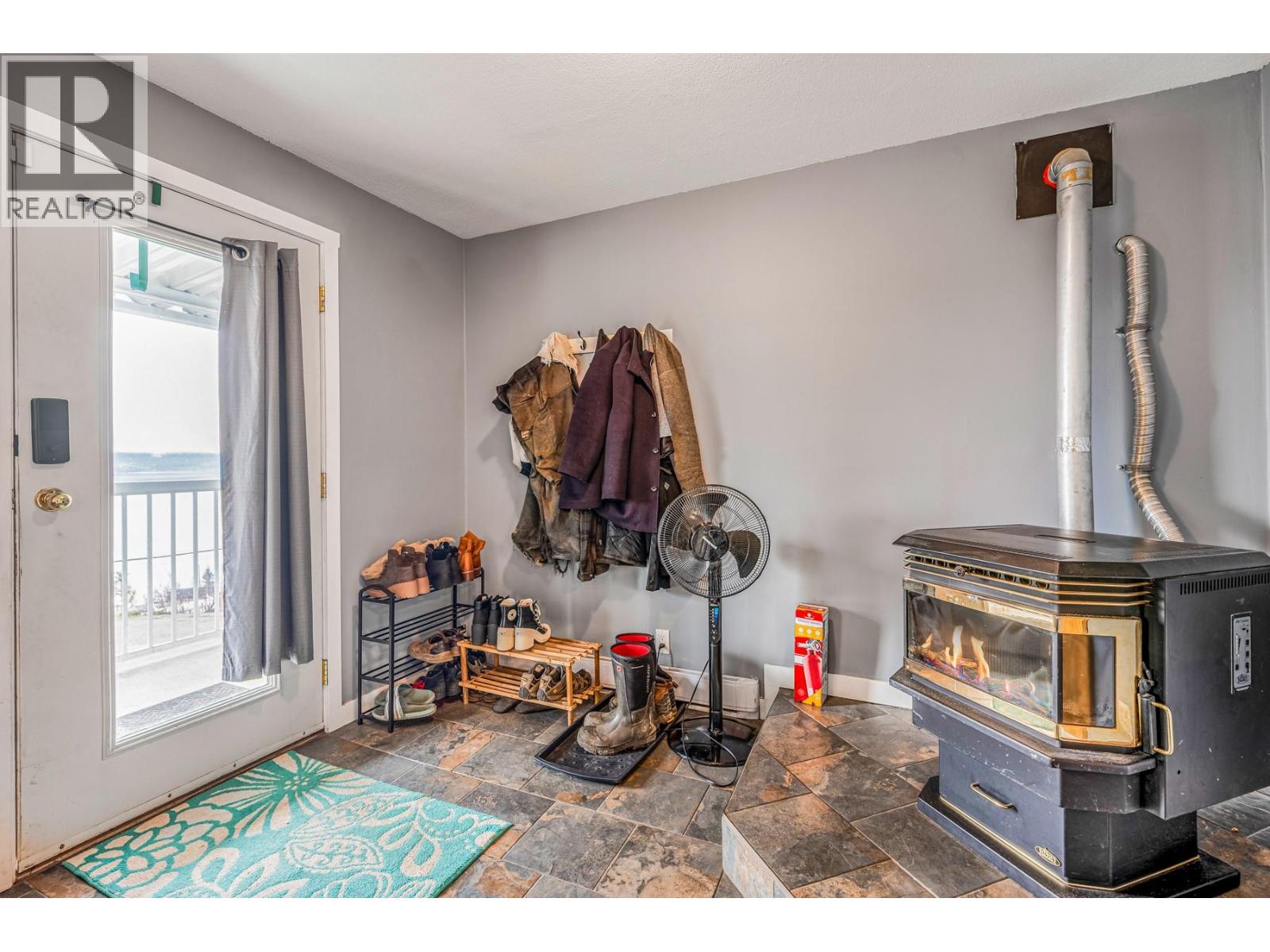 494 Killarney Way, Vernon, British Columbia  V1H 2C6 - Photo 5 - 10377781