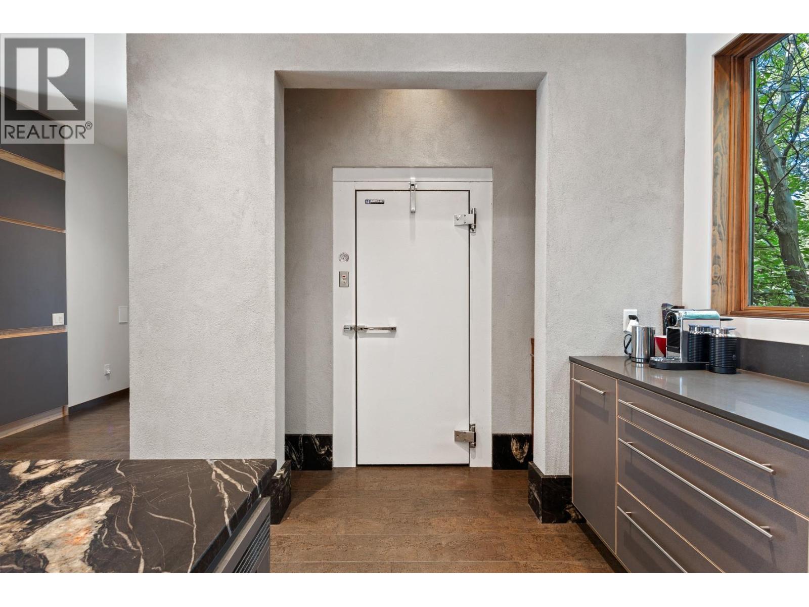 4896 Lakeshore Road, Kelowna, British Columbia  V1W 4H7 - Photo 31 - 10377596