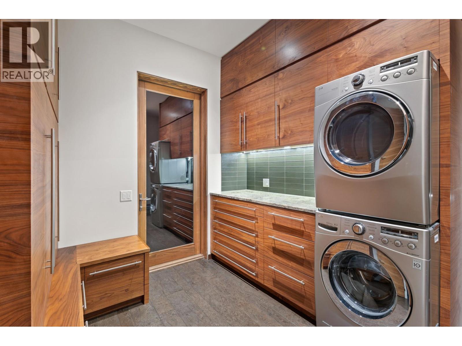 4896 Lakeshore Road, Kelowna, British Columbia  V1W 4H7 - Photo 45 - 10377596