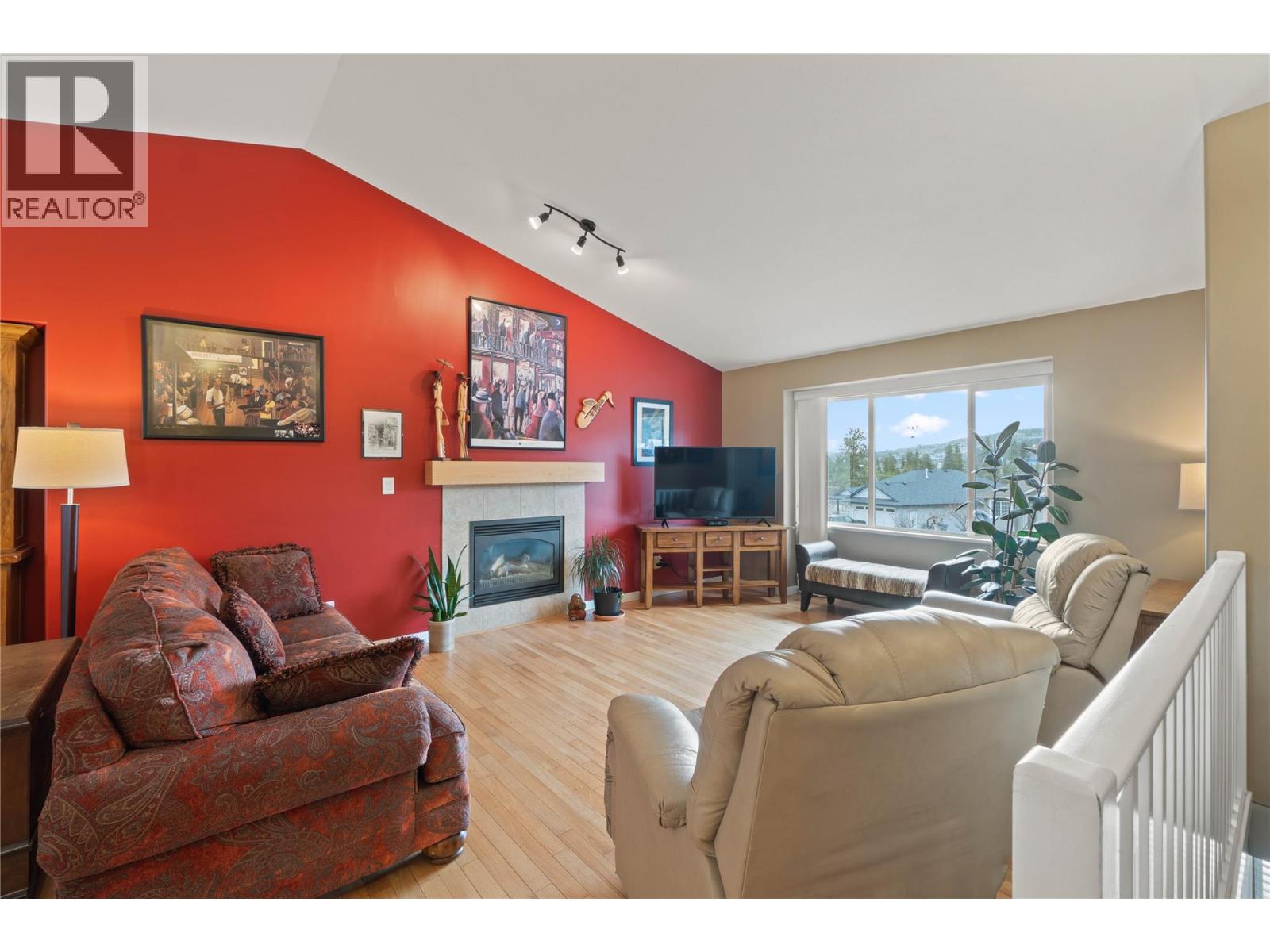 1912 Saskatoon Place, Kamloops, British Columbia  V2E 2T1 - Photo 2 - 10378009