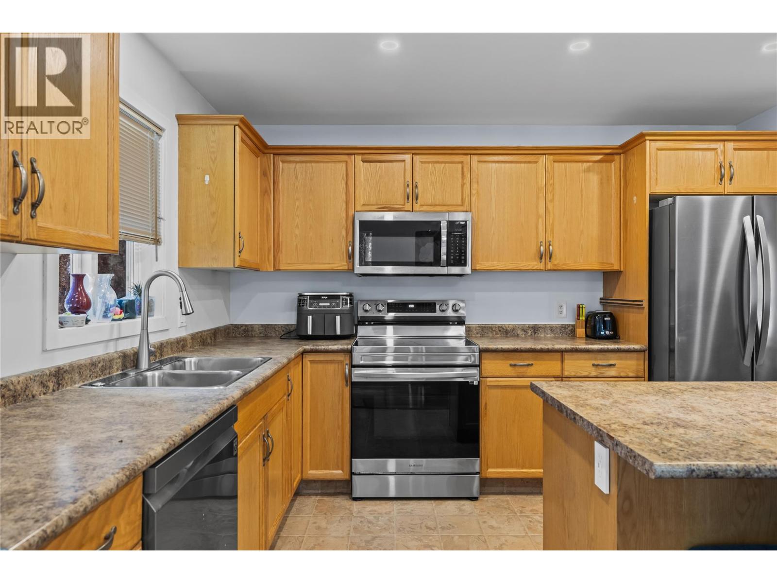 2010 Porcupine Court, Westbank, British Columbia  V4T 2H5 - Photo 1 - 10378247