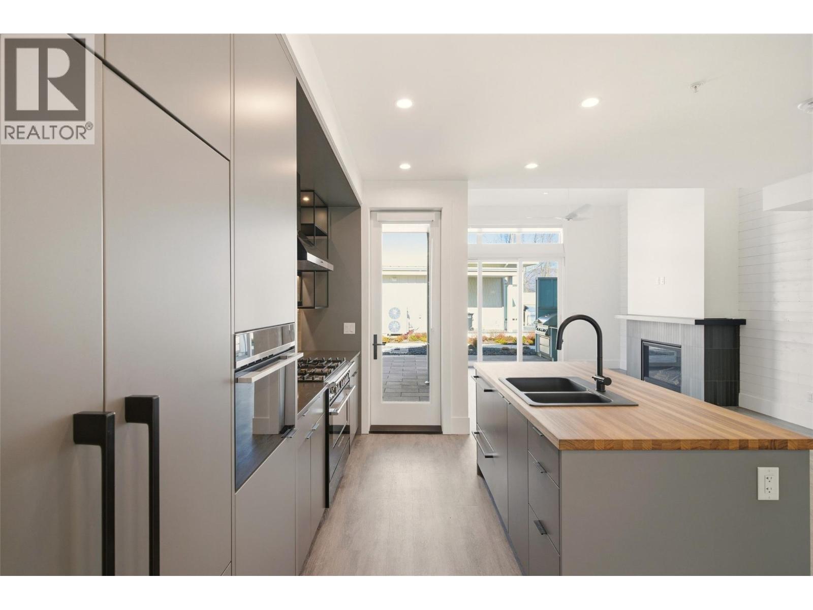 3290 Landry Crescent, Summerland, British Columbia  V0H 1Z9 - Photo 9 - 10378483