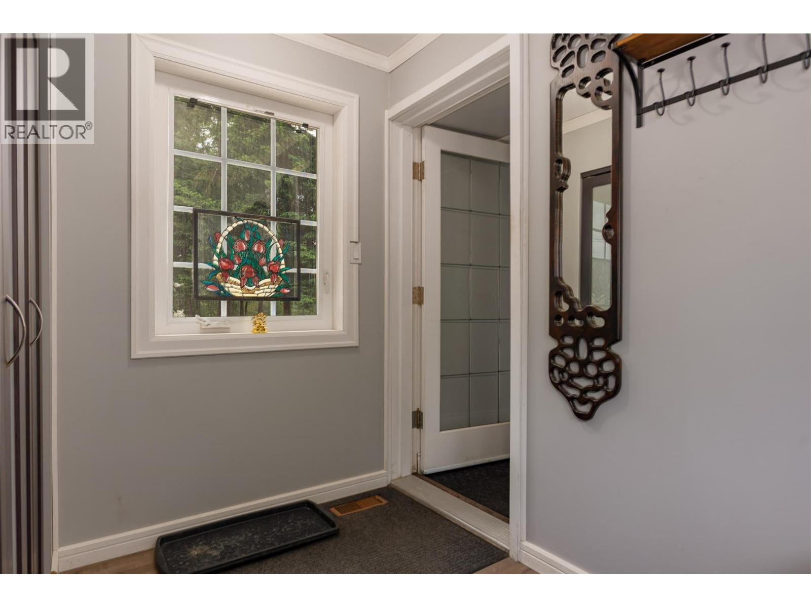 2060 Casino Road, Trail, British Columbia  V1R 4X3 - Photo 19 - 10378455