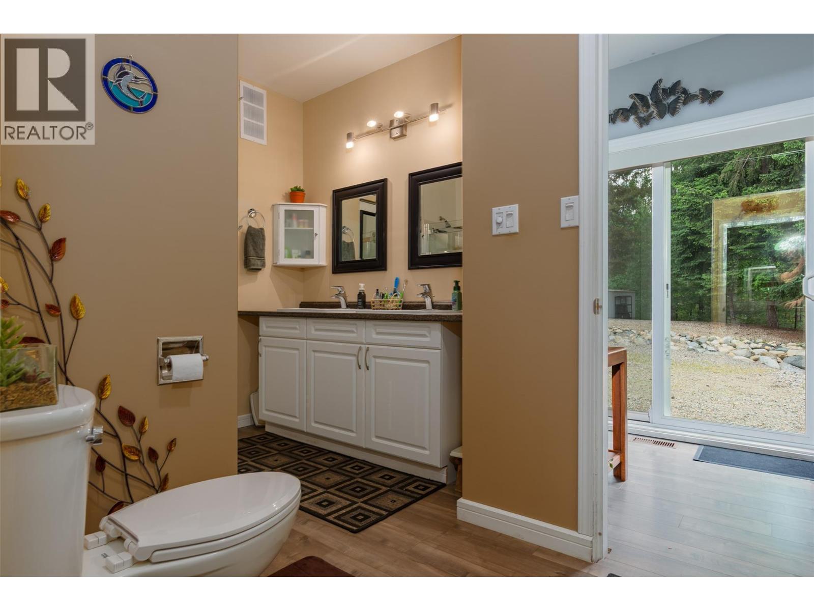 2060 Casino Road, Trail, British Columbia  V1R 4X3 - Photo 23 - 10378455