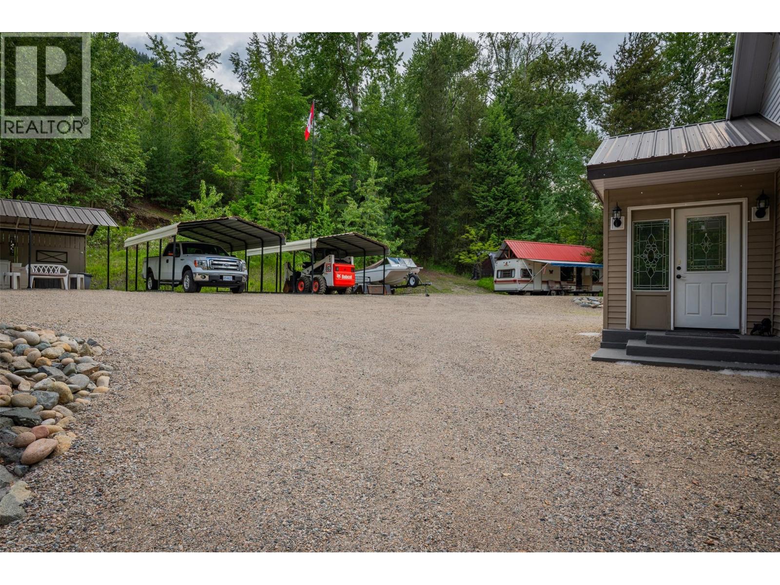2060 Casino Road, Trail, British Columbia  V1R 4X3 - Photo 39 - 10378455