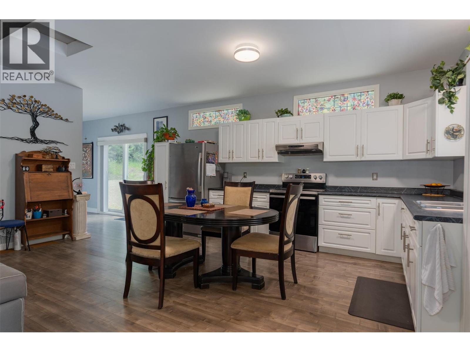 2060 Casino Road, Trail, British Columbia  V1R 4X3 - Photo 4 - 10378455