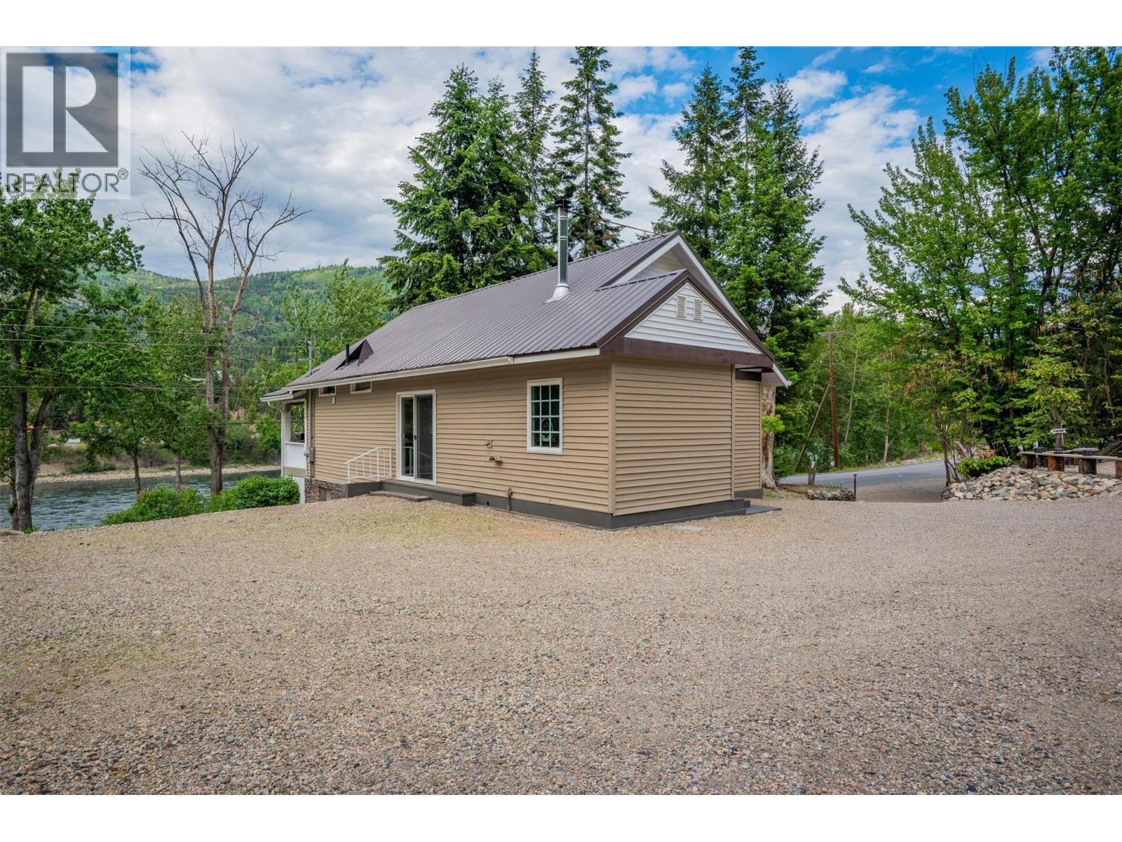 2060 Casino Road, Trail, British Columbia  V1R 4X3 - Photo 54 - 10378455