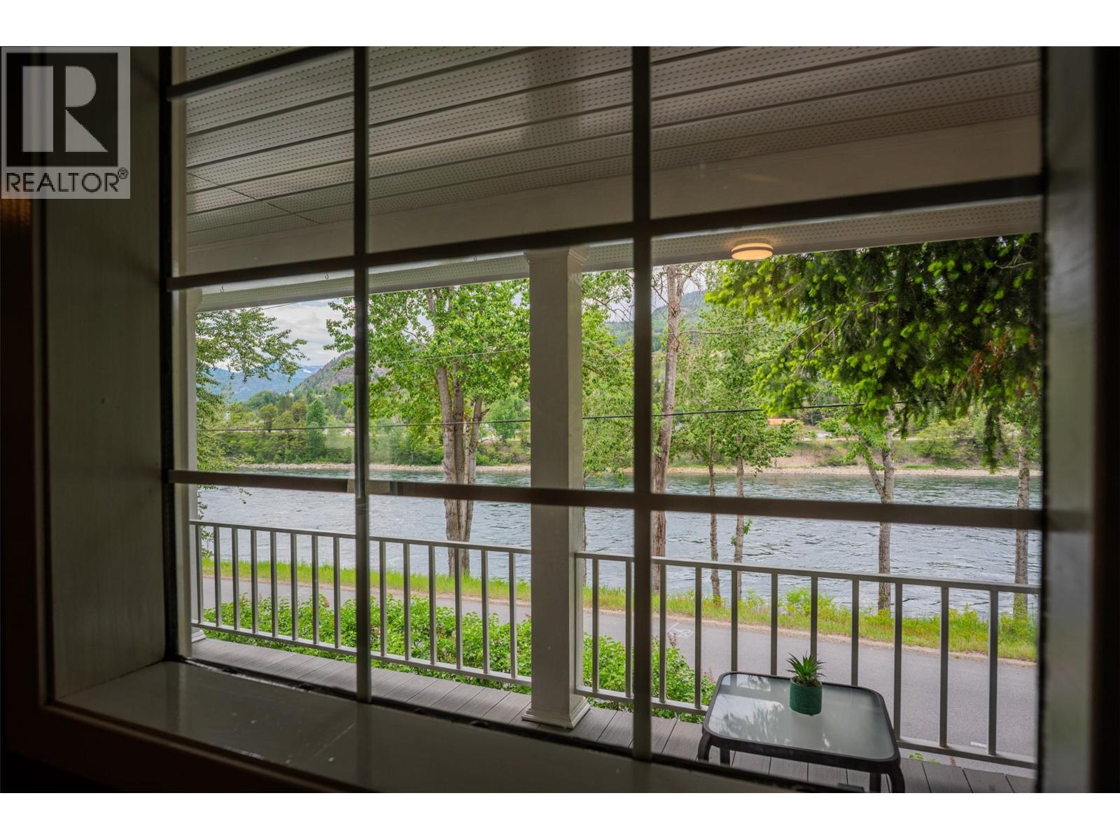 2060 Casino Road, Trail, British Columbia  V1R 4X3 - Photo 7 - 10378455