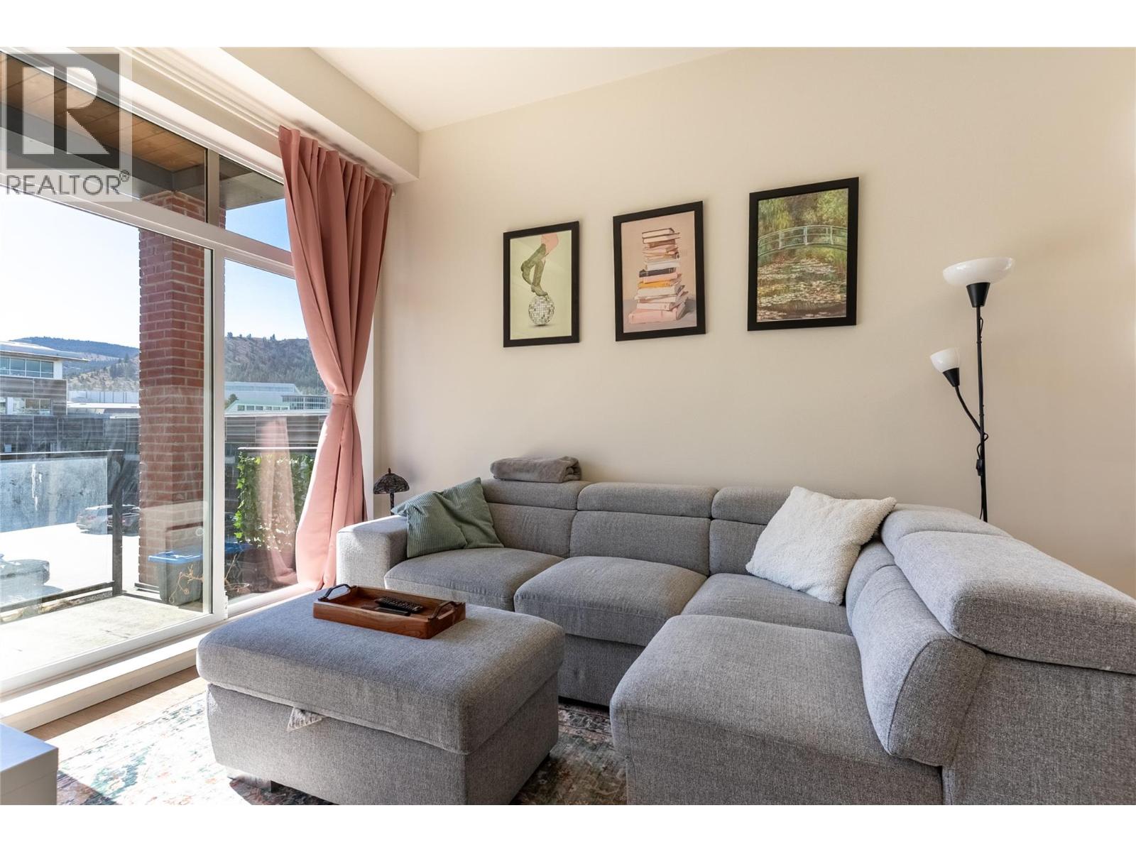 885 University Drive Unit# 306, Kamloops, British Columbia  V2C 0K2 - Photo 3 - 10378423