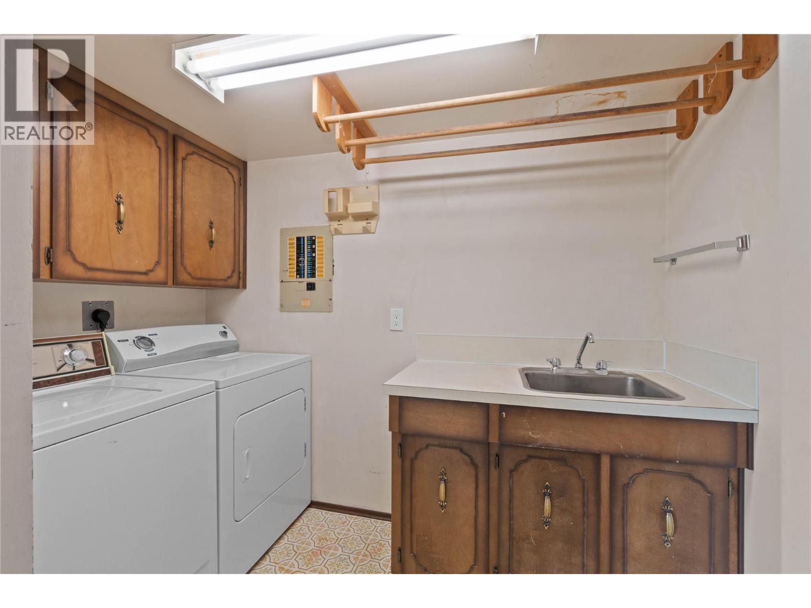4247 Furiak Road, Kamloops, British Columbia  V2H 1L3 - Photo 40 - 10378290