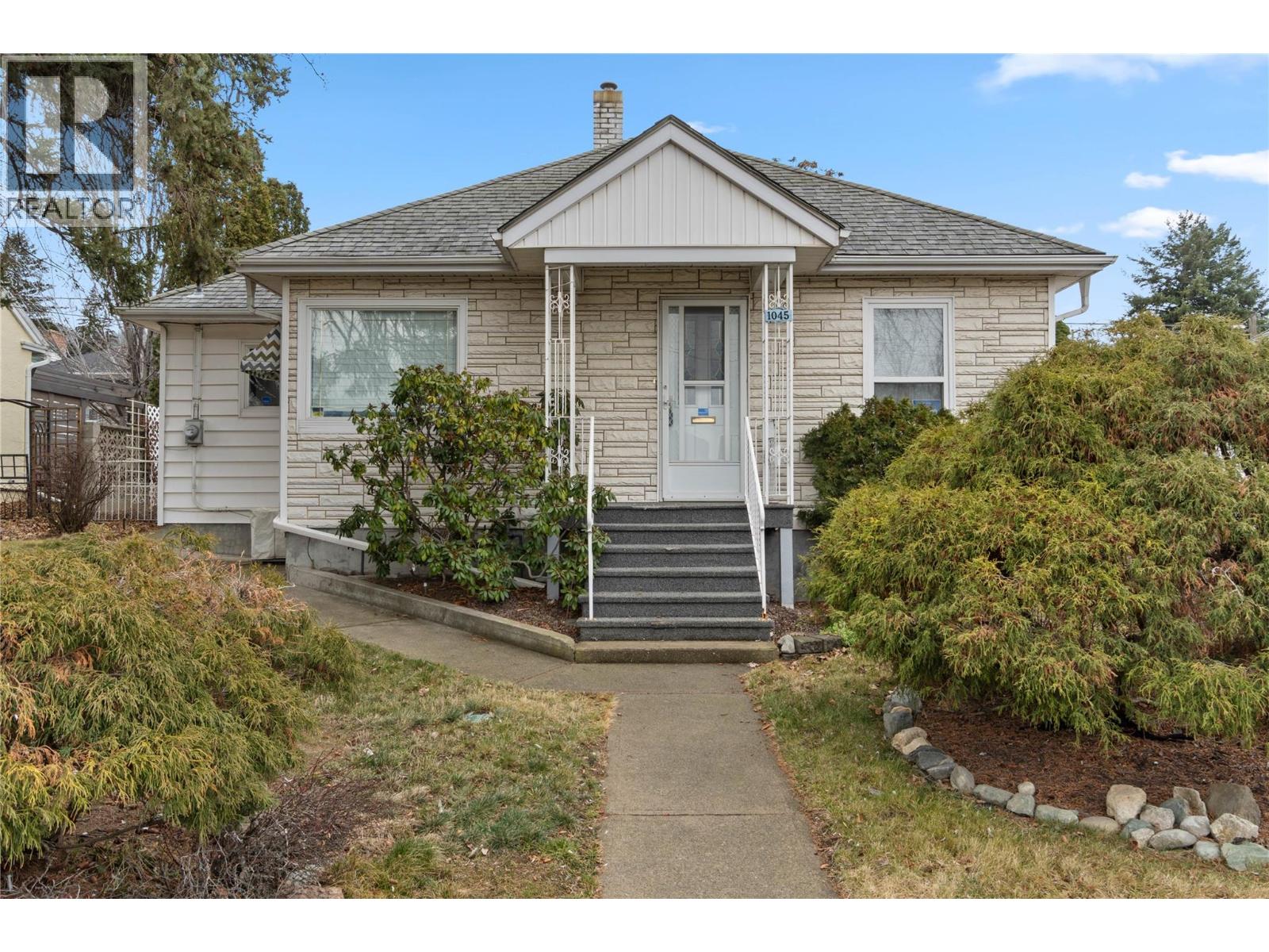 1045 Dominion Street, Kamloops, British Columbia  V2C 2Y4 - Photo 1 - 10378176