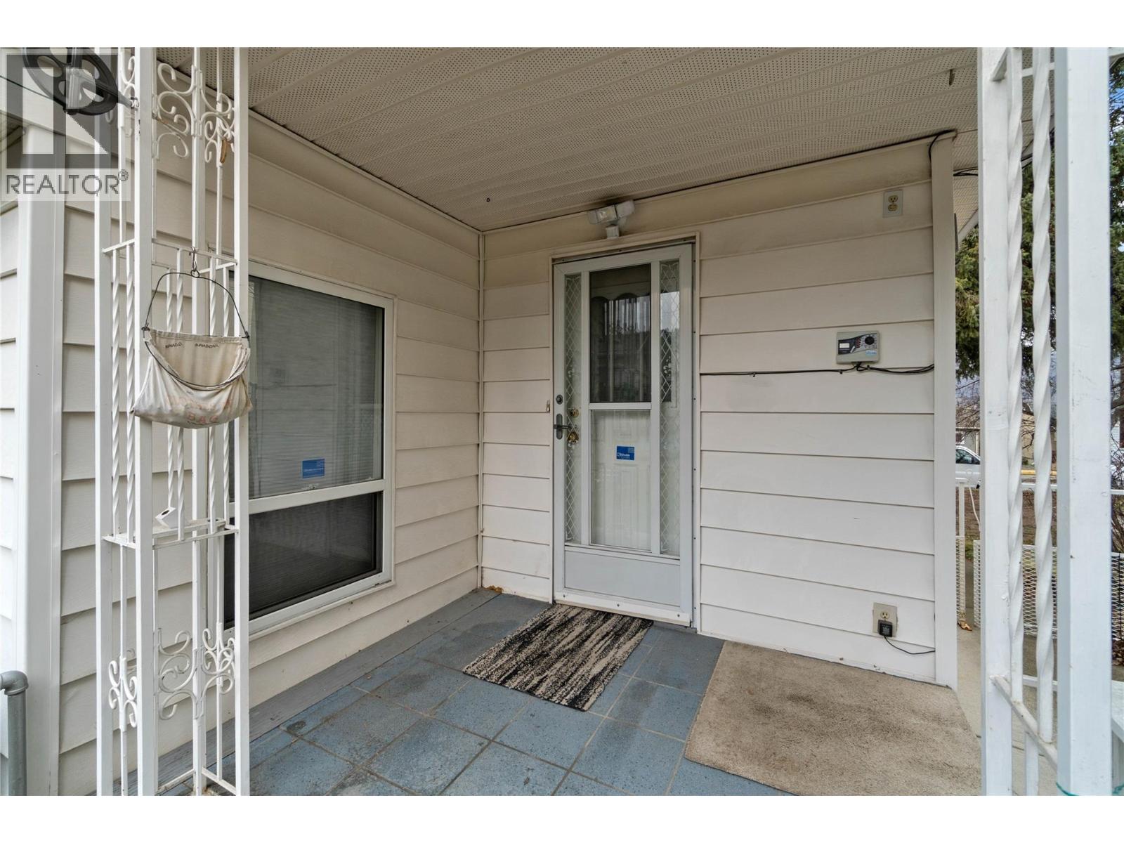 1045 Dominion Street, Kamloops, British Columbia  V2C 2Y4 - Photo 32 - 10378176