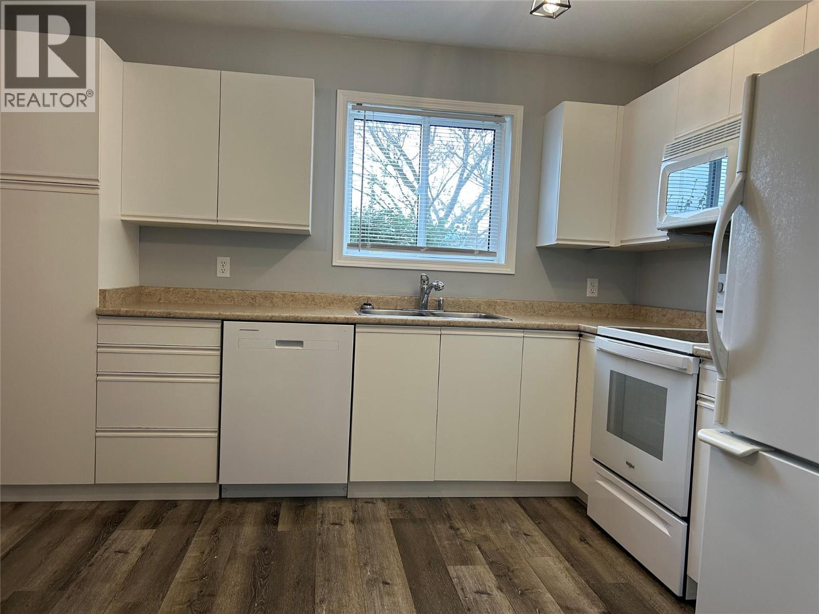 160 5 Avenue Sw Unit# 101, Salmon Arm, British Columbia  V1E 1R4 - Photo 8 - 10377531