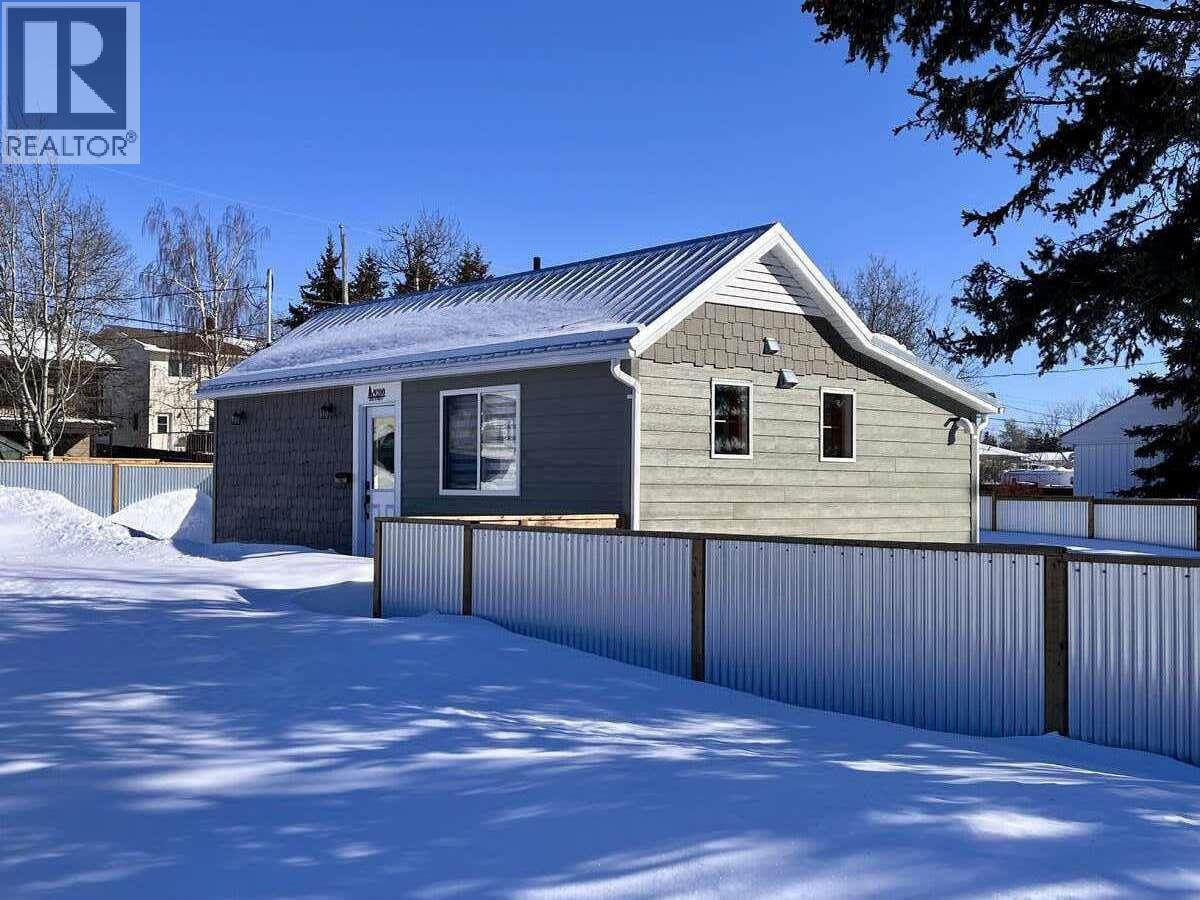 9200 8 Street, Dawson Creek, British Columbia  V1G 3N6 - Photo 1 - 10378572