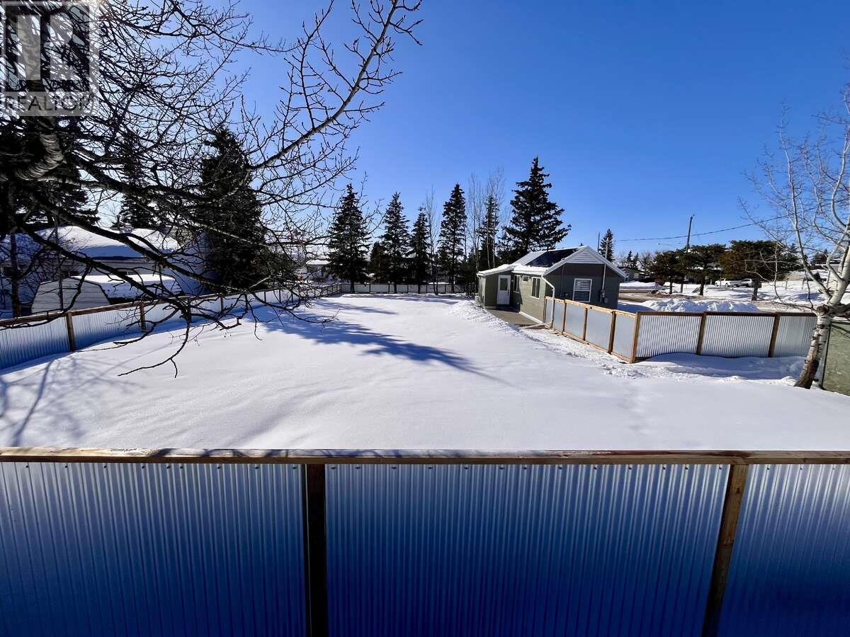 9200 8 Street, Dawson Creek, British Columbia  V1G 3N6 - Photo 3 - 10378572