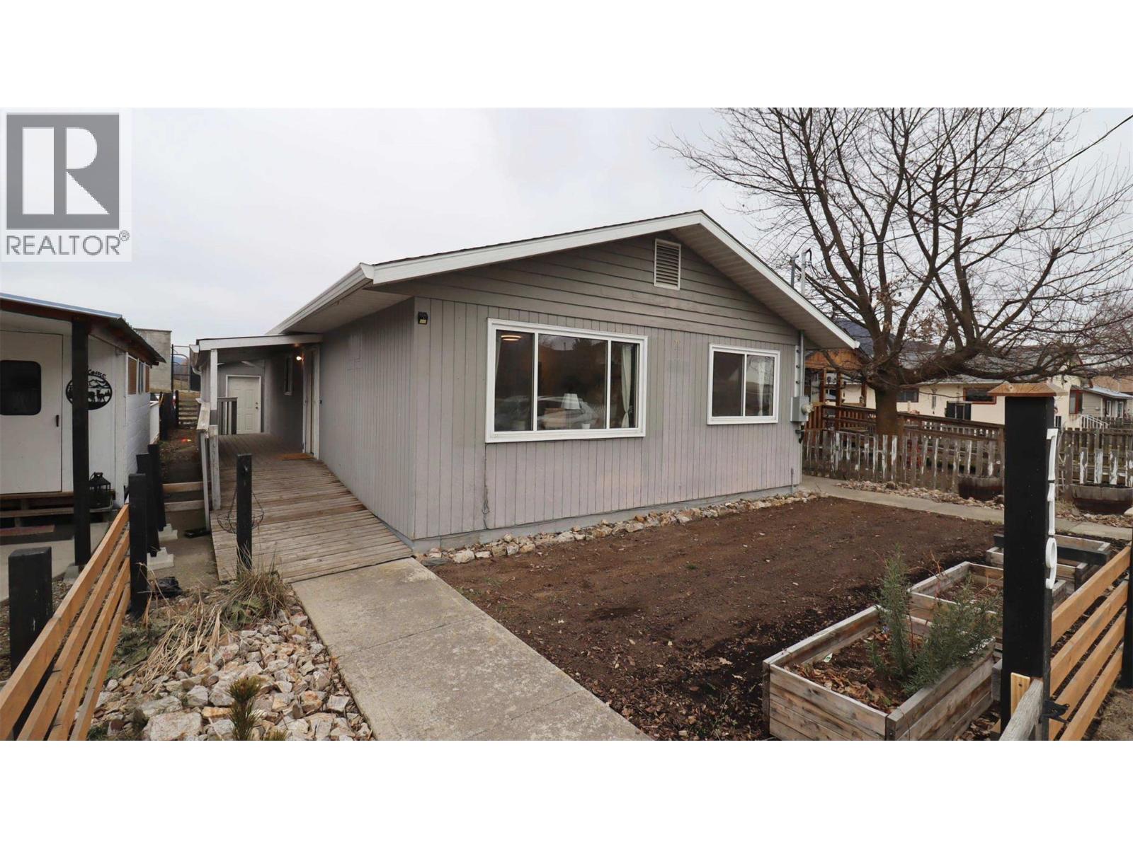 719 Knight Avenue, Enderby, British Columbia  V0E 1V1 - Photo 1 - 10378284