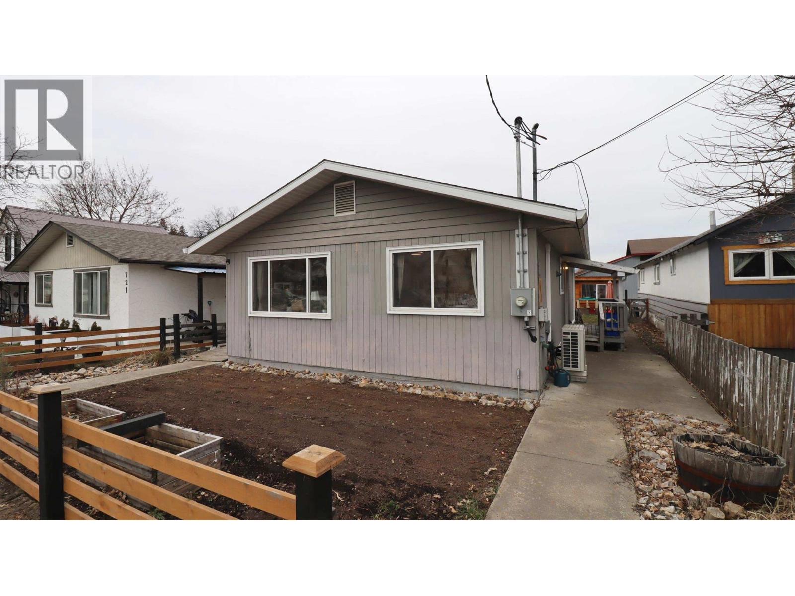 719 Knight Avenue, Enderby, British Columbia  V0E 1V1 - Photo 2 - 10378284