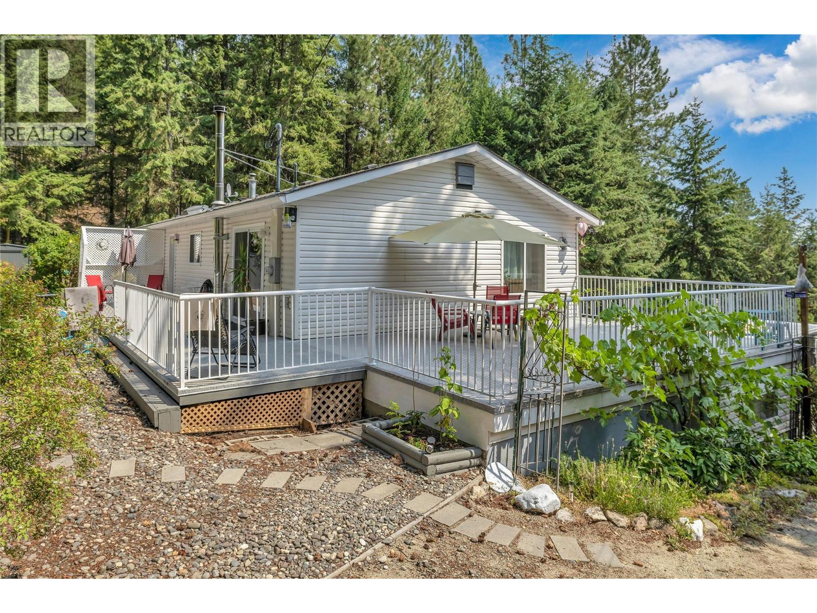 10736 Pinecrest Road, Vernon, British Columbia  V1H 2C1 - Photo 25 - 10378380