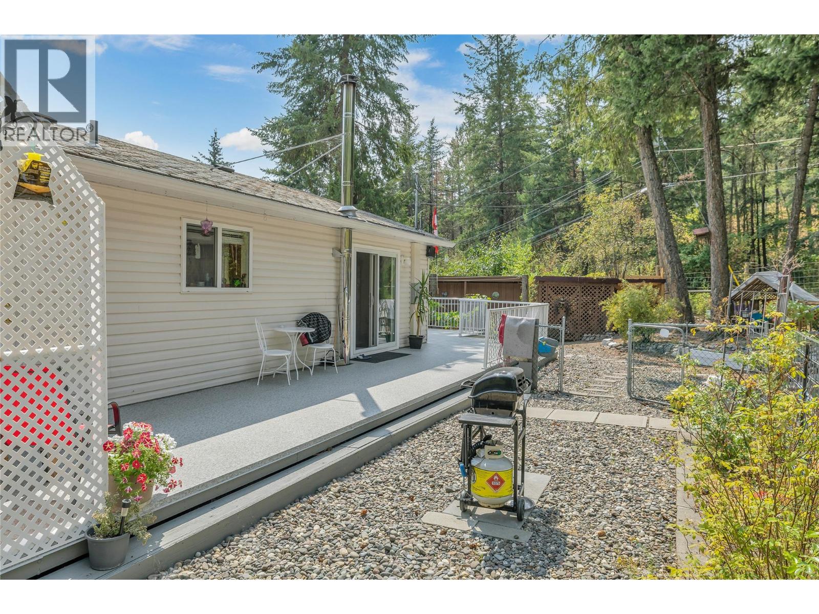 10736 Pinecrest Road, Vernon, British Columbia  V1H 2C1 - Photo 30 - 10378380