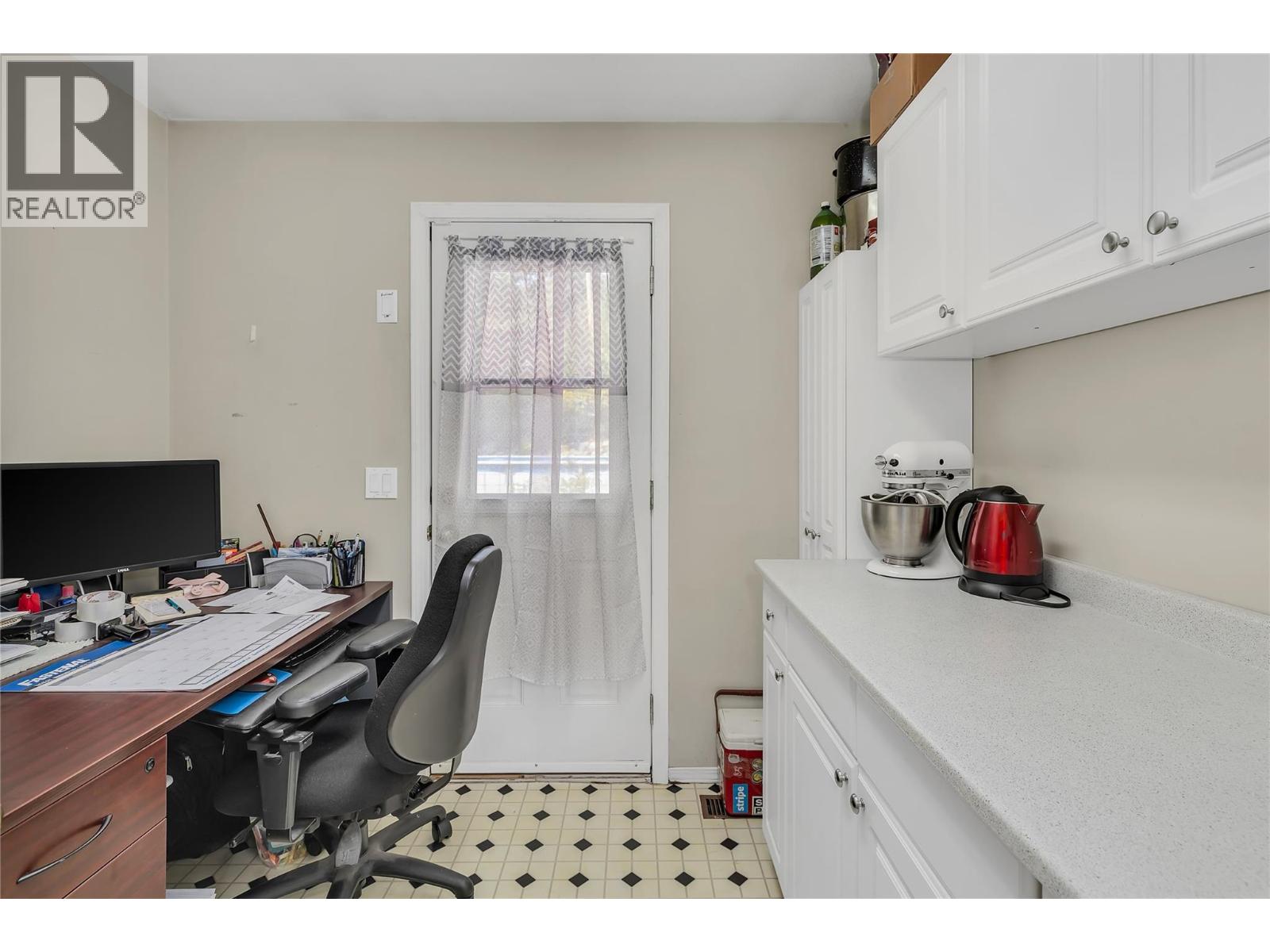 10736 Pinecrest Road, Vernon, British Columbia  V1H 2C1 - Photo 33 - 10378380